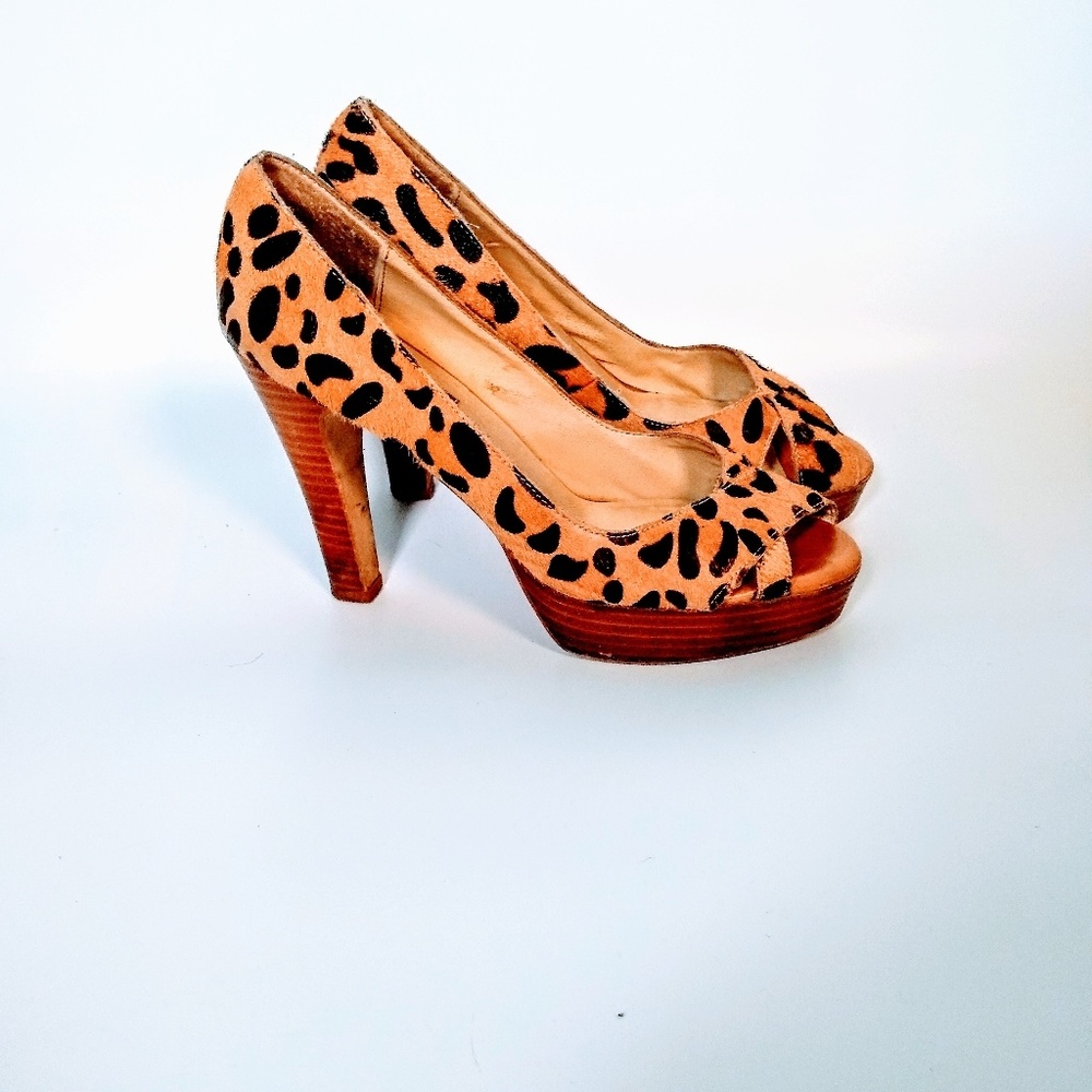 Cheetah print Steve Madden heels!